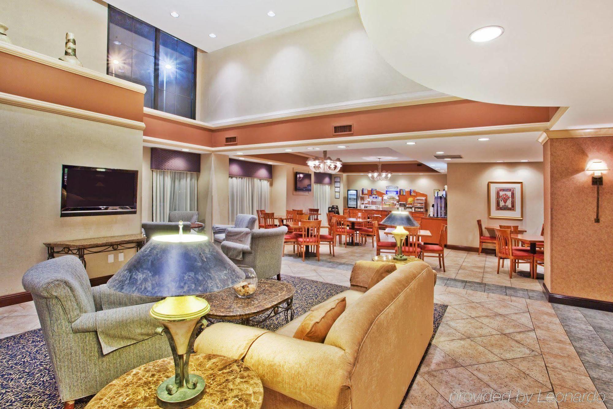 Holiday Inn Express & Suites Atlanta Perimeter Mall Hotel By Ihg Sandy Springs Interiér fotografie