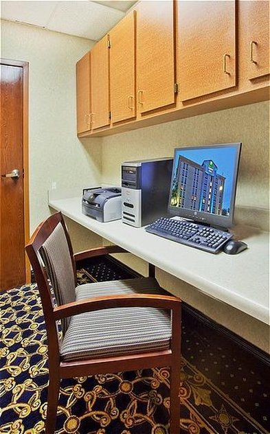 Holiday Inn Express & Suites Atlanta Perimeter Mall Hotel By Ihg Sandy Springs Zařízení fotografie